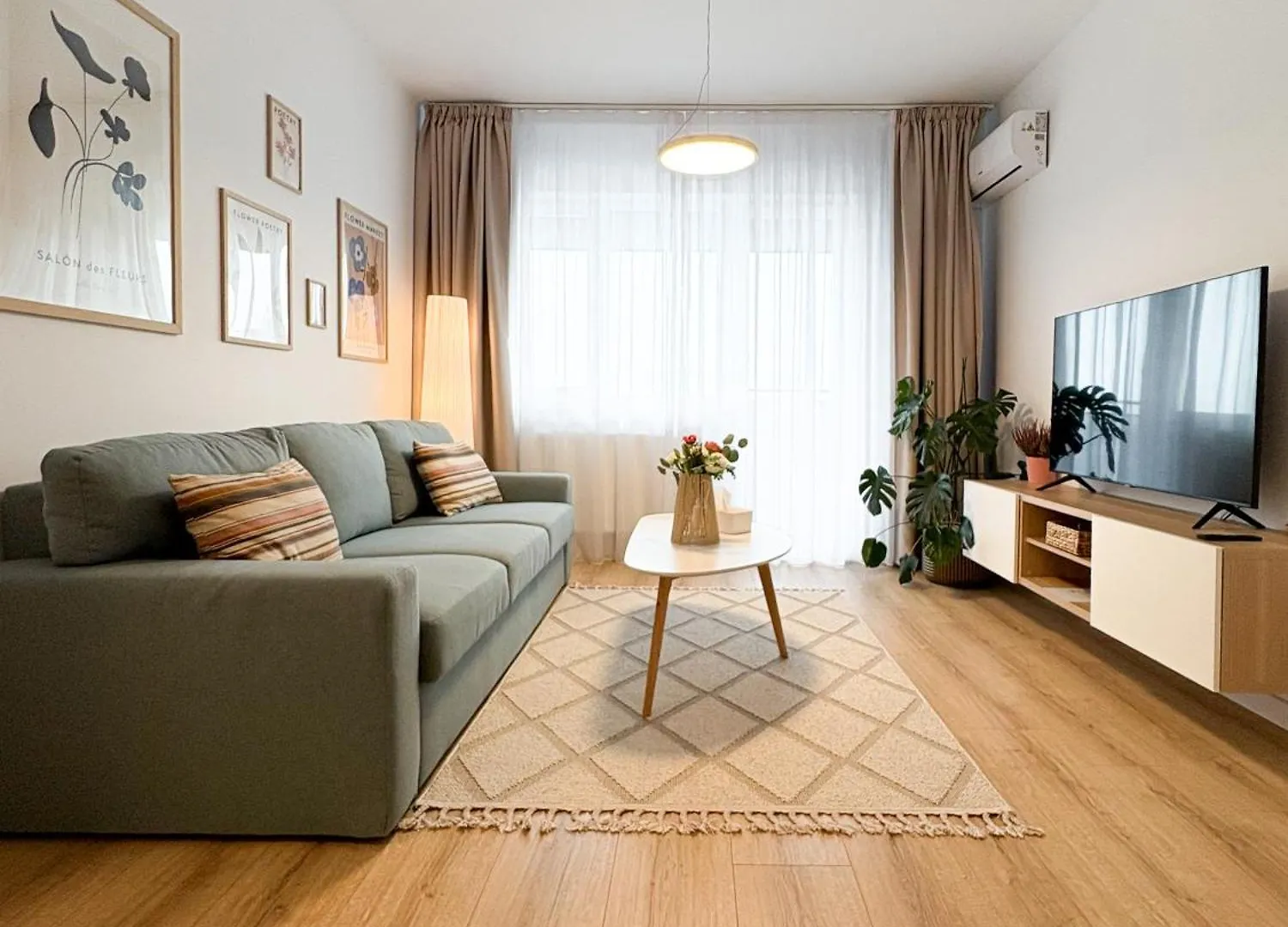 The Cozy Flat - Modern, New, 2 Rooms Apartment, Parking Bucharest 0*,